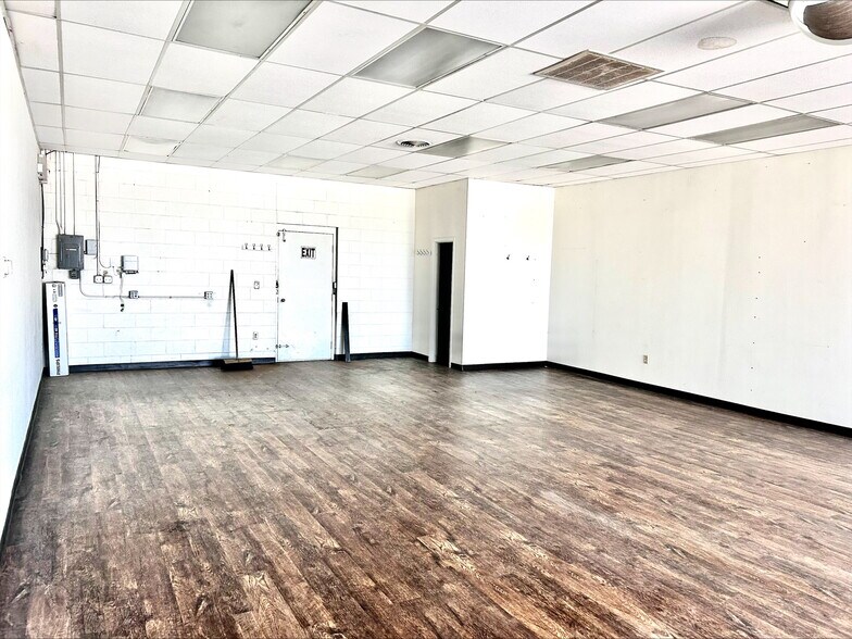 More Photos Of 3410-3454 S Western St, Amarillo Storefront For Lease