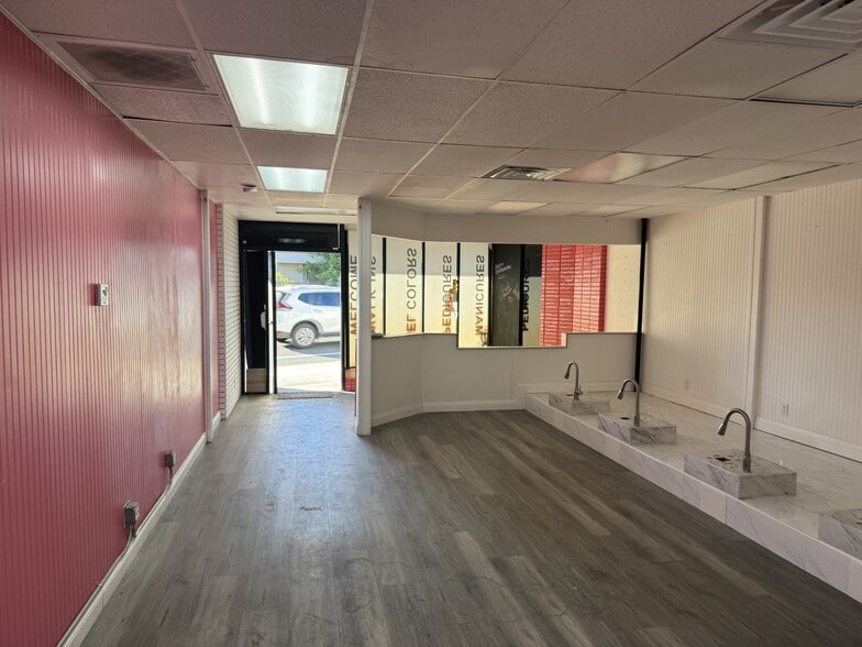 More Photos Of 720-724 N Garey Ave, Pomona Unknown For Lease