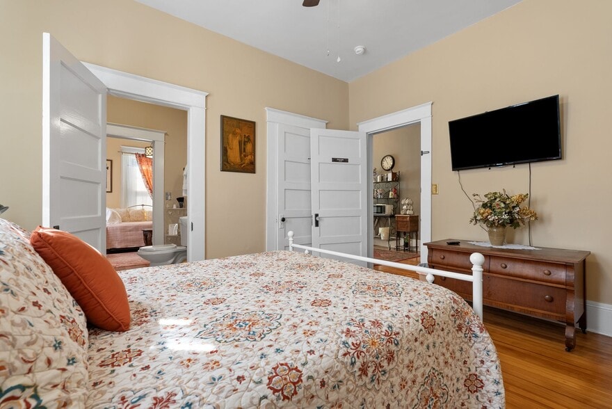 More Photos Of 207 W 2nd Ave, Easley Hospitality For Sale