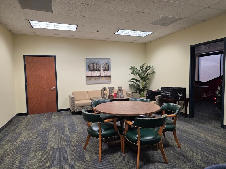 More Photos Of 37 Anderson Rd, Buffalo Medical For Sale