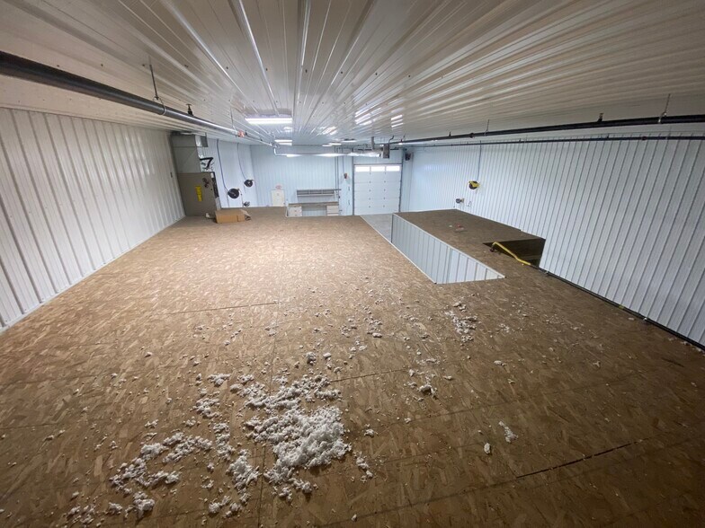 More Photos Of 514 E 9th St, Zumbrota Industrial For Lease