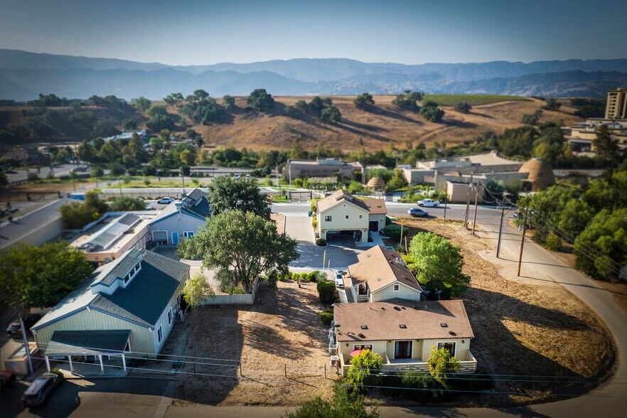 More Photos Of 3511-3513 Numancia St, Santa Ynez Apartments For Sale