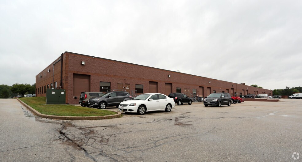 More Photos Of 1020 James Dr, Hartland Light Manufacturing For Lease