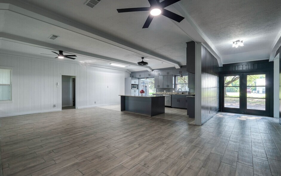 More Photos Of 20515 Kickapoo Rd, Waller Light Distribution For Sale