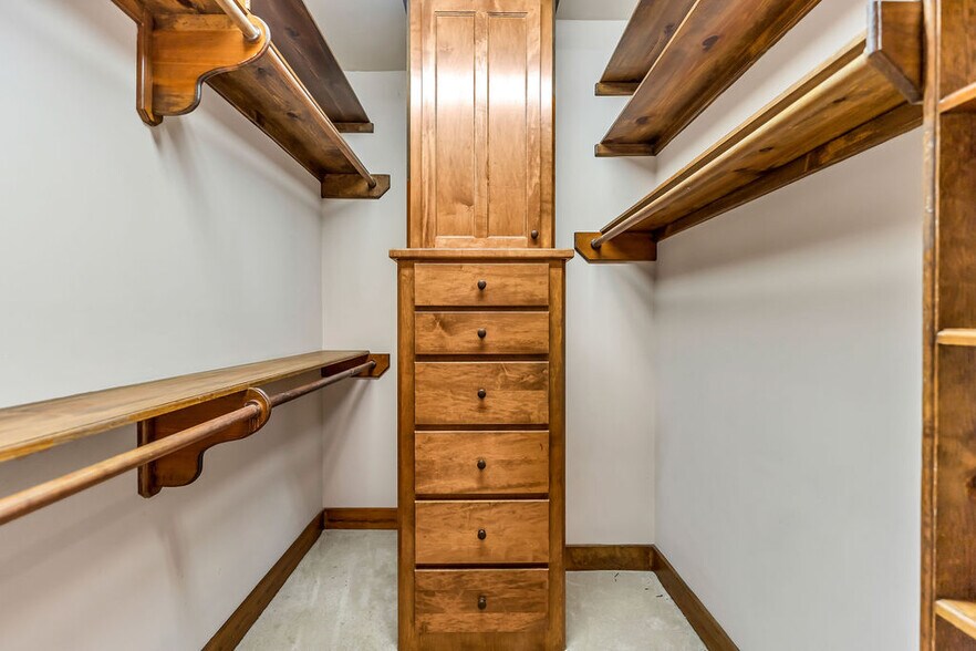 More Photos Of 43 Pool Rd, Richards Specialty For Sale