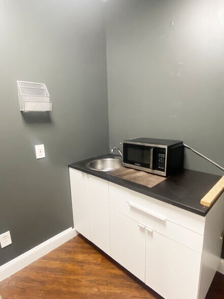 More Photos Of 420-428 Boston Rd, Billerica Storefront Retail Office For Lease