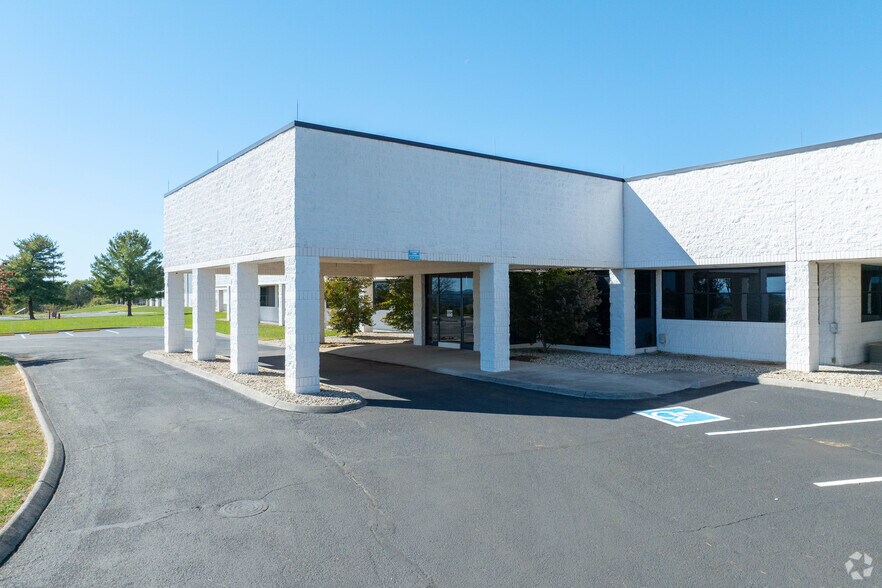 More Photos Of 2121 Holston Bend Dr, Mascot Manufacturing For Lease