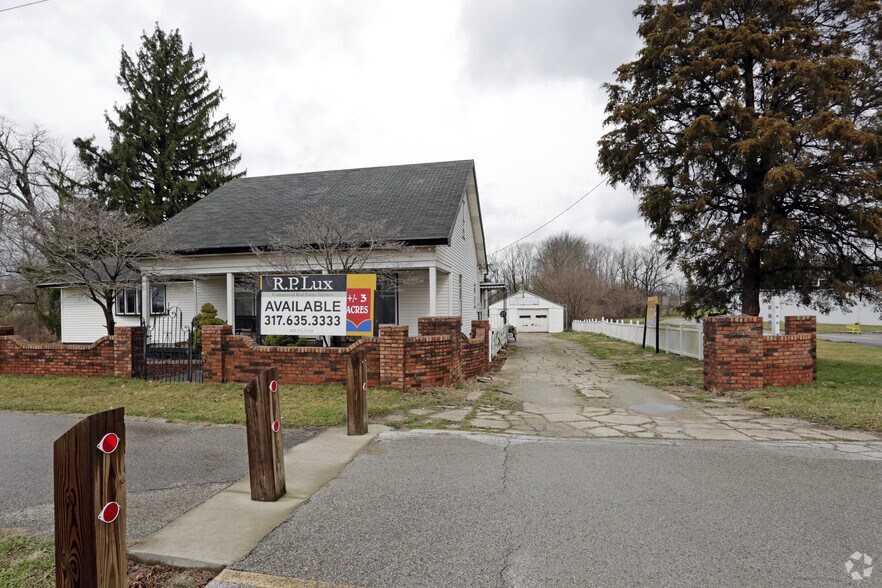 More Photos Of 435 W Broadway St, Fortville Land For Sale
