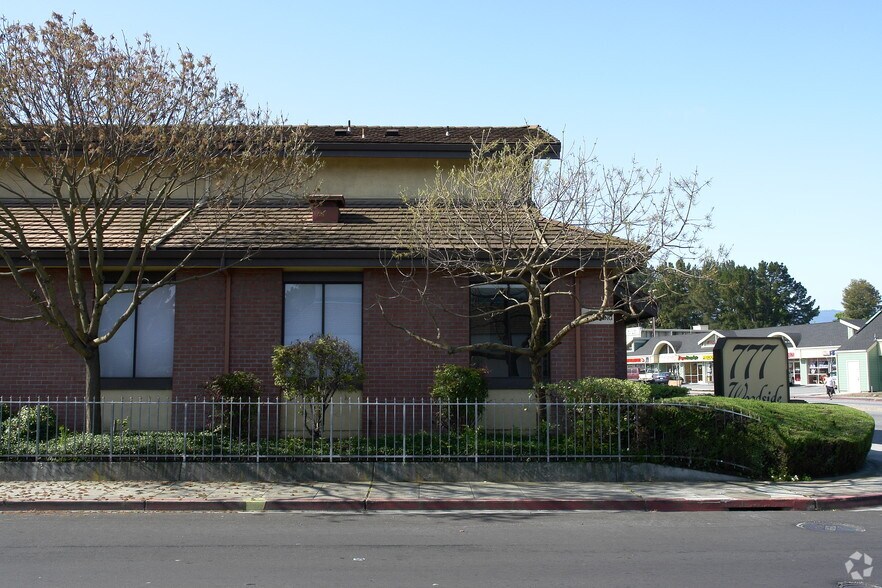 More Photos Of 777 Woodside Rd, Redwood City Office For Lease