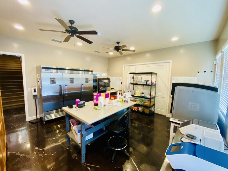More Photos Of 910 Gruene Rd, New Braunfels Medical For Lease