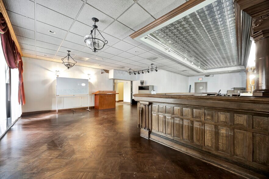 More Photos Of 5060-5062 Pleasant Ave, Fairfield Flex For Sale