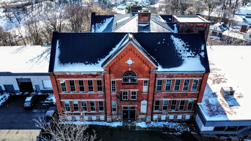 More Photos Of 2617 Peach St, Erie Office For Lease