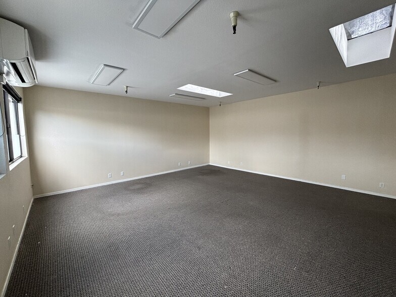 More Photos Of 1020-1040 Clinton St, Napa Office For Lease