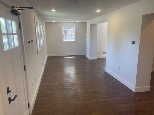 More Photos Of 721 N Wood Ave, Linden Office Residential For Lease