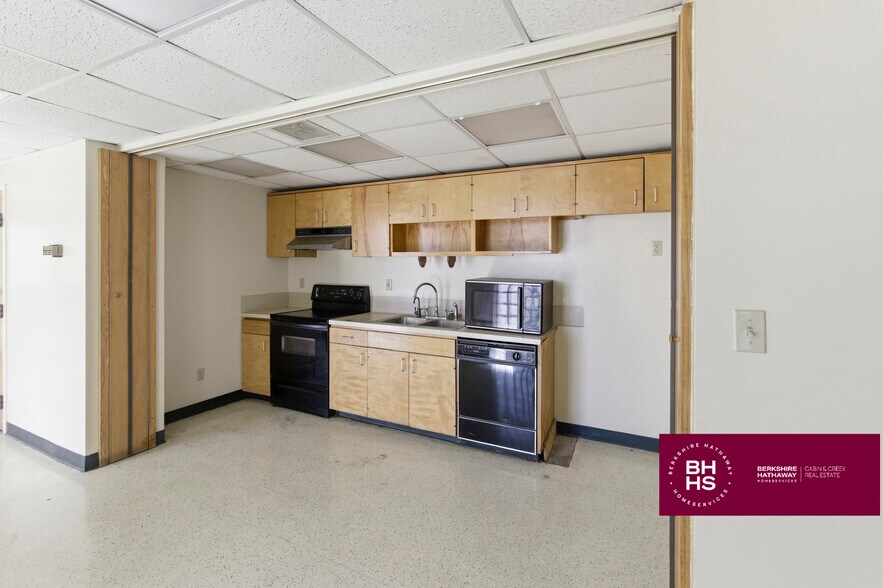 More Photos Of 3012 US-98, Mccomb Flex For Sale