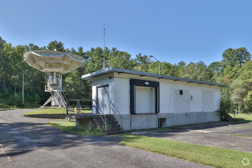 More Photos Of 1 Pari Dr, Rosman Specialty For Sale