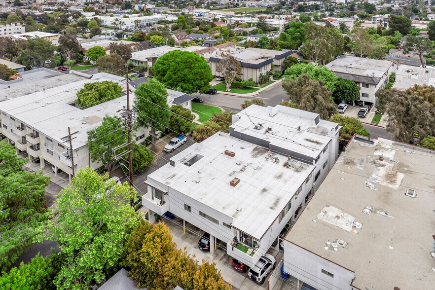 More Photos Of 10961 Rose Ave, Los Angeles Apartments For Sale