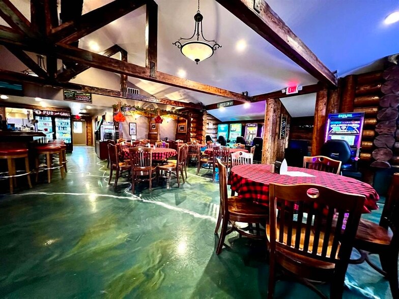 More Photos Of 307 Main St, Hollandale Restaurant For Sale