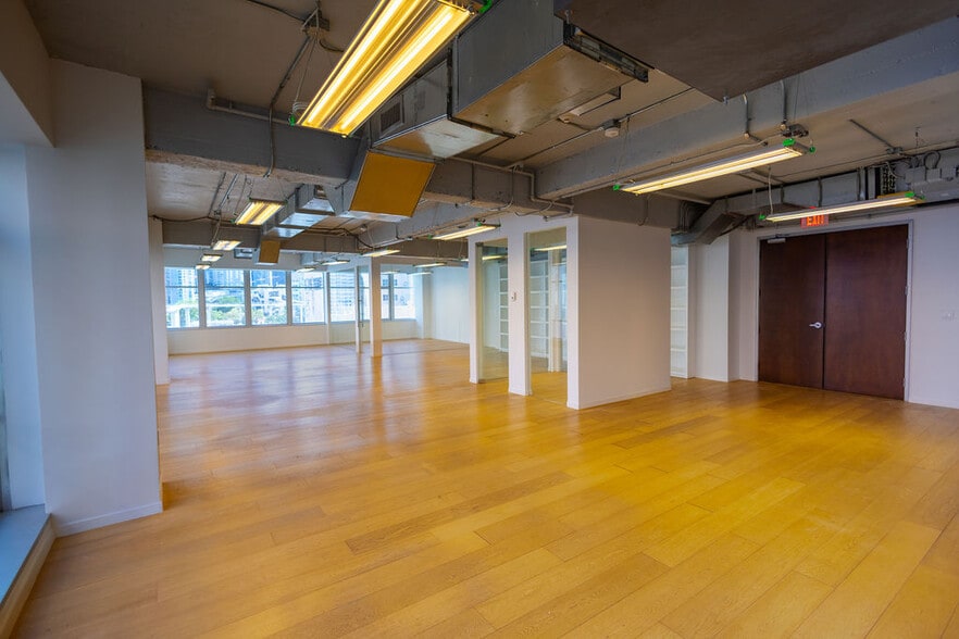 More Photos Of 14 NE 1st Ave, Miami Office For Sale