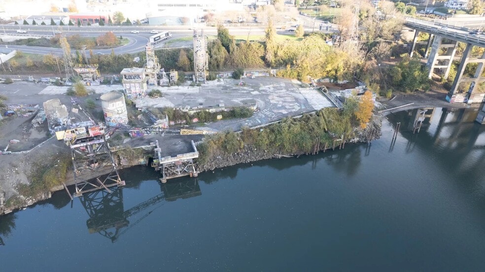 More Photos Of 2611 SE 4th Ave, Portland Manufacturing For Sale