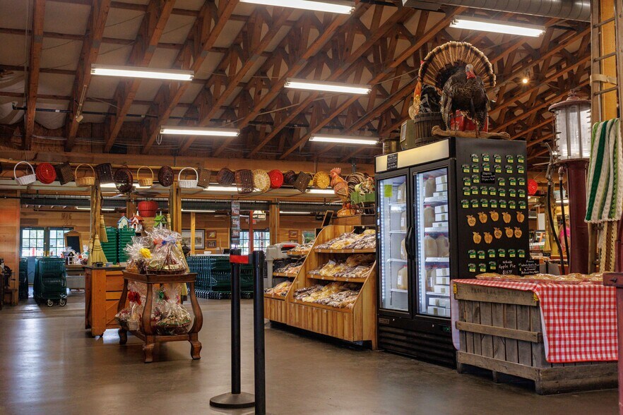 More Photos Of 63 Talona Spur Rd, Ellijay Freestanding For Sale