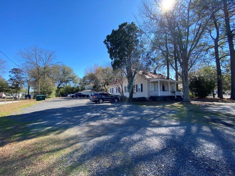 More Photos Of 405 N Magnolia St, Summerville Medical For Lease