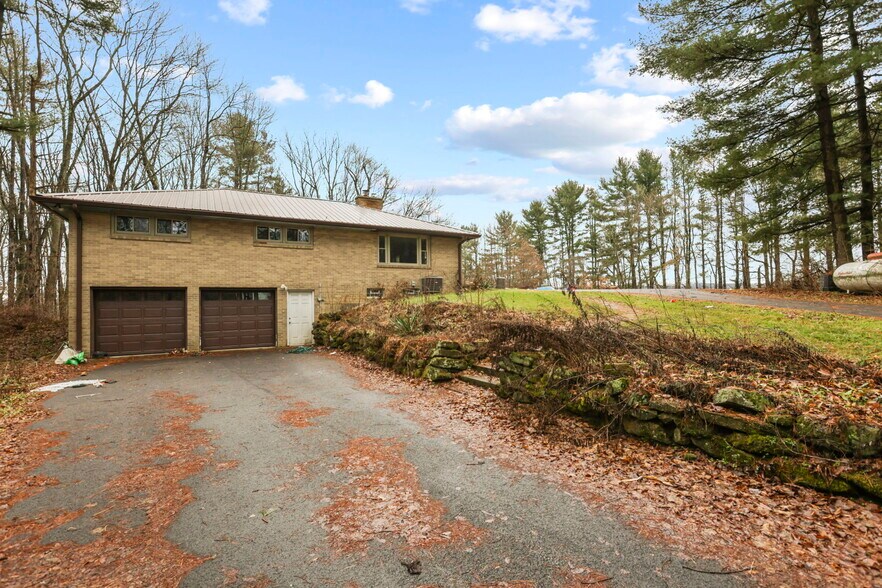 More Photos Of 5734 Durbin Rd, Bellville Specialty For Sale