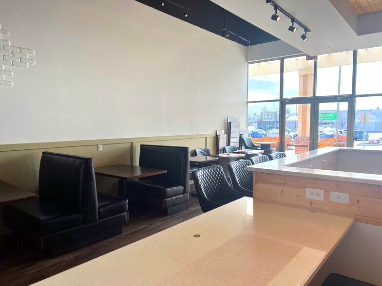 More Photos Of 160 E University Pky, Orem Unknown For Lease