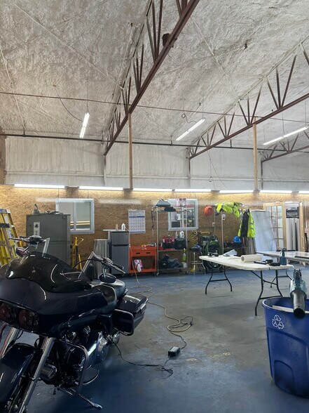 More Photos Of 48 Warehouse Rd, Hyannis Warehouse For Lease