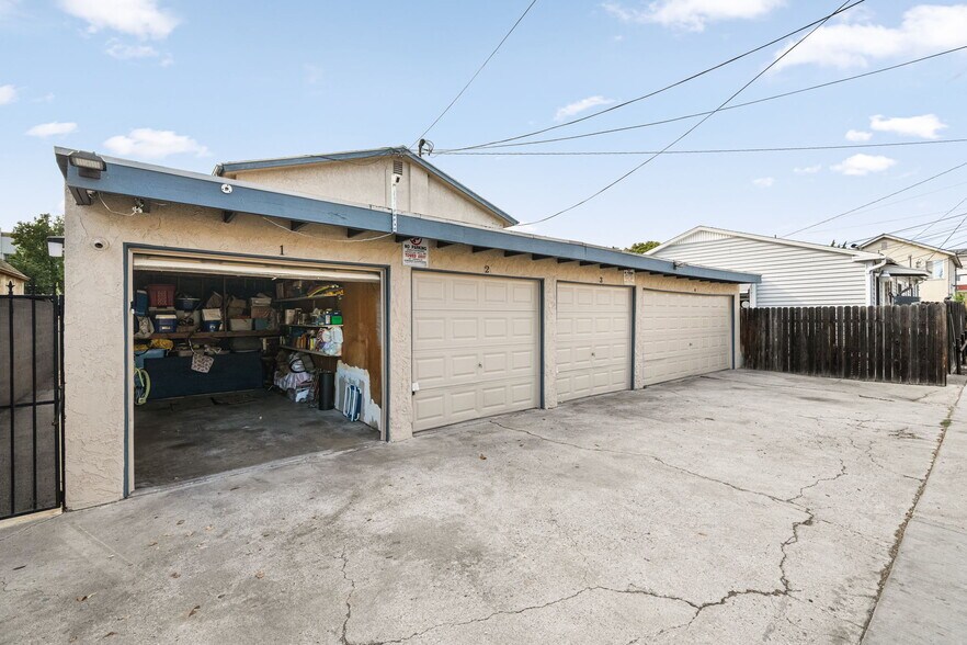 More Photos Of 1070 Freeman Ave, Long Beach Apartments For Sale