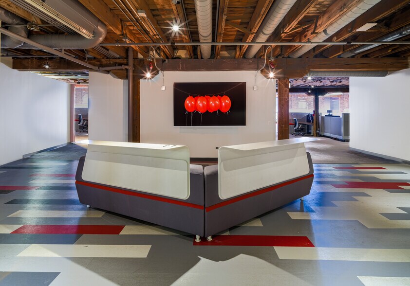 More Photos Of 400 W Erie St, Chicago Loft Creative Space For Lease