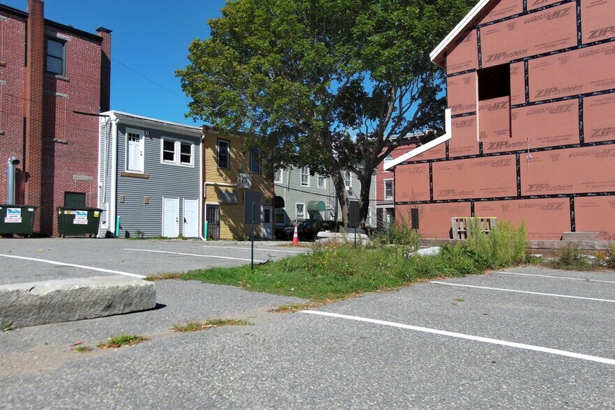 More Photos Of 367 Main St, Rockland Storefront For Sale