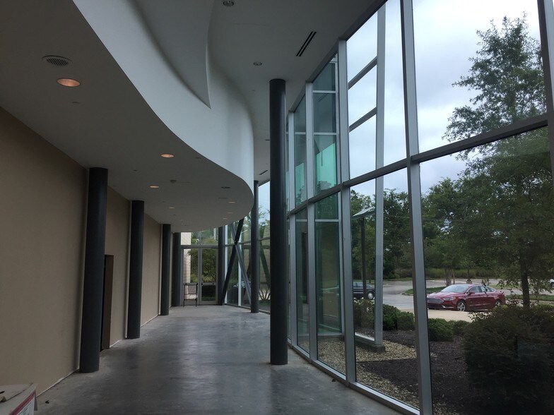 More Photos Of 961 S Gloster St, Tupelo Hospital For Lease