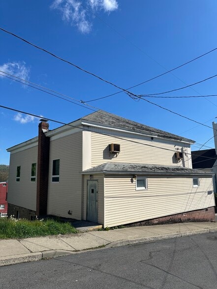 More Photos Of 400 Church St, Minersville Lodge Meeting Hall For Sale