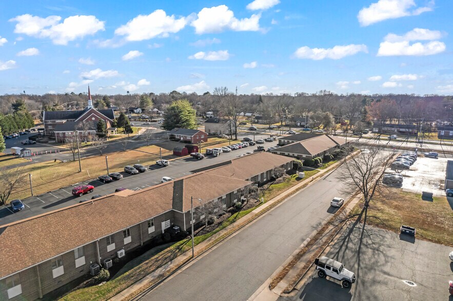 More Photos Of 9380 Forestwood Ln, Manassas Office For Lease