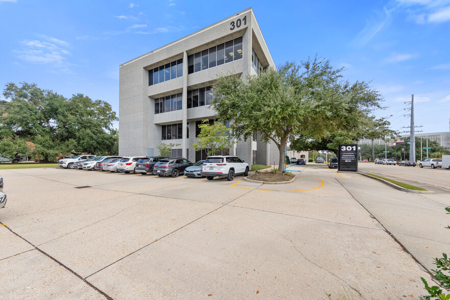 Primary Photo Of 301 Kaliste Saloom Rd, Lafayette Office For Lease