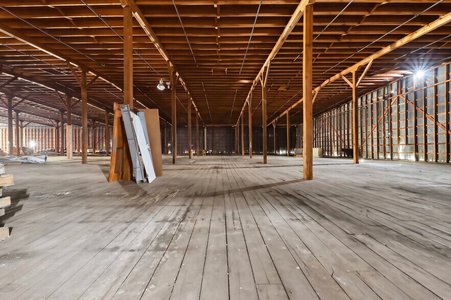 More Photos Of 237 Loretta St, Greeneville Industrial For Sale