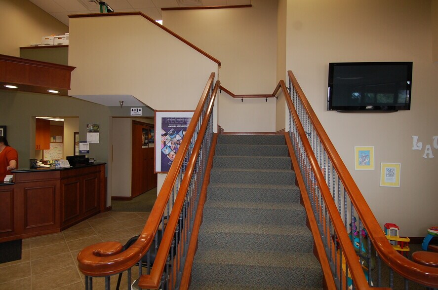More Photos Of 640 Highway 1 W, Iowa City Office For Sale