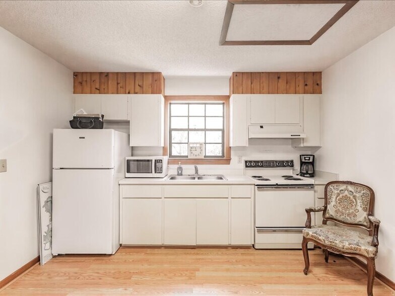 More Photos Of 13225 FL-64, Bradenton Loft Creative Space For Sale