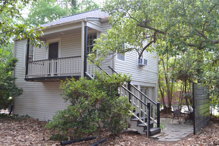 More Photos Of 221 E 56th St, Savannah Apartments For Sale
