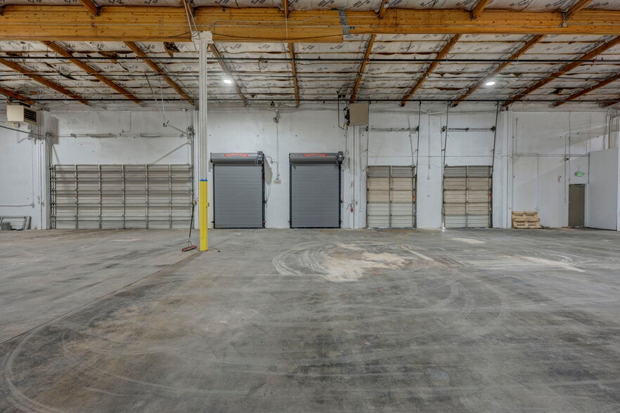 More Photos Of 575-585 Reactor Way, Reno Distribution For Lease