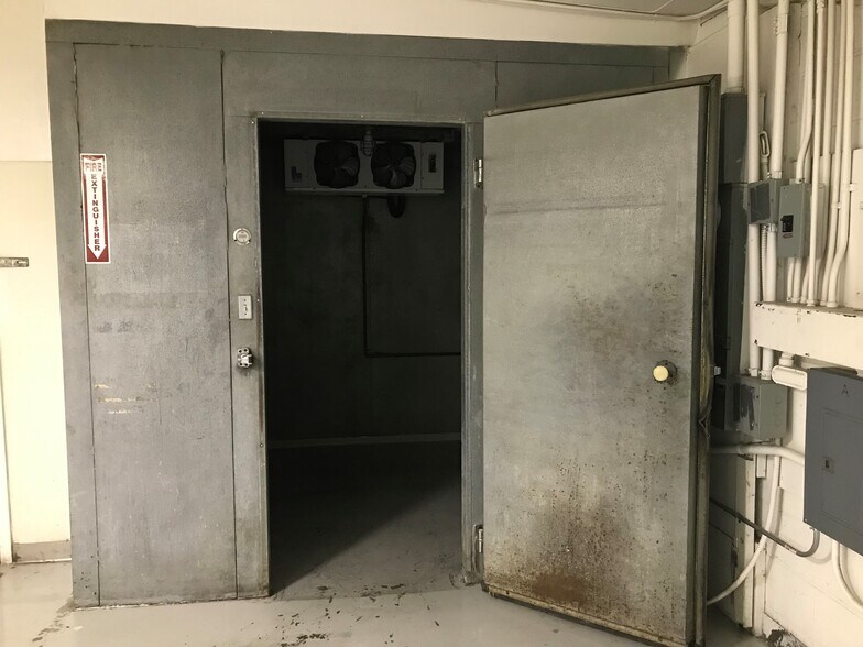 More Photos Of 6613 Hollis St, Emeryville Flex For Sale