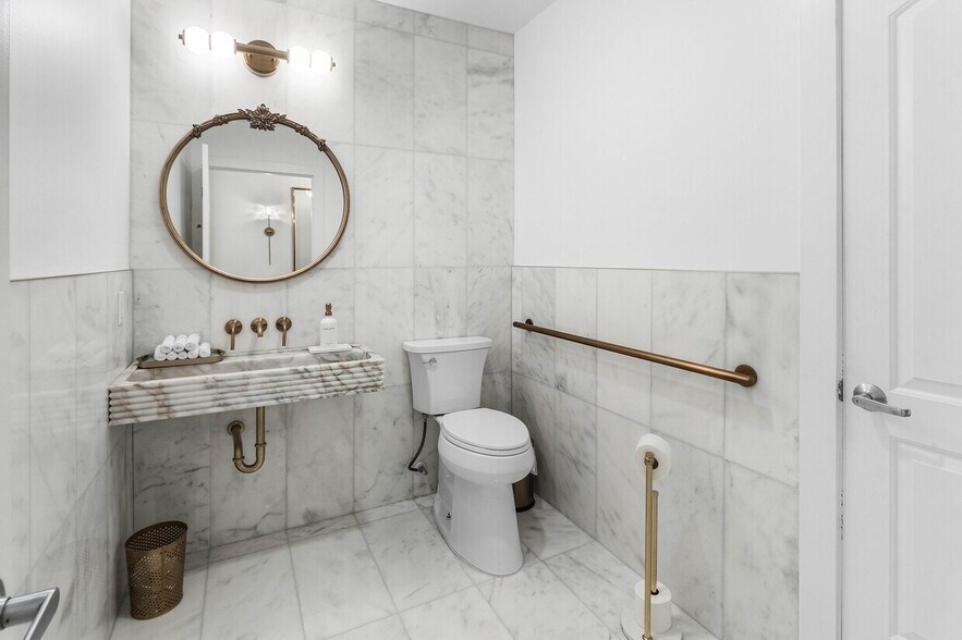 More Photos Of 801 S Olive Ave, West Palm Beach Apartments For Sale