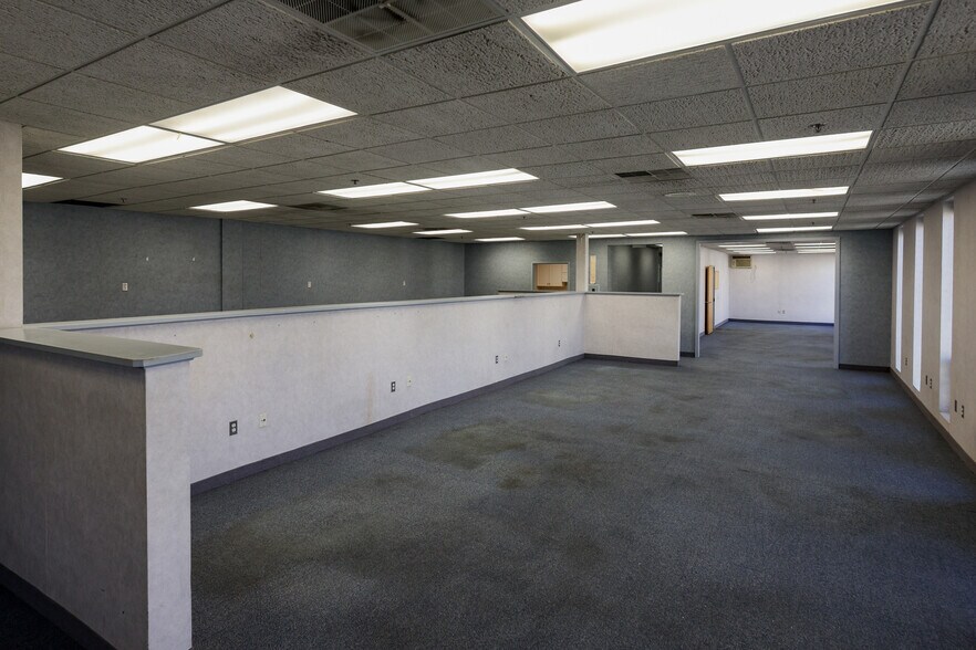 More Photos Of 135 W Commercial Ave, Moonachie Warehouse For Lease