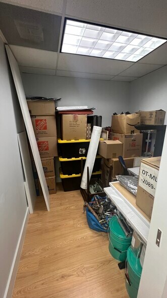 More Photos Of 8283 NW 64th St, Miami Light Distribution For Sale