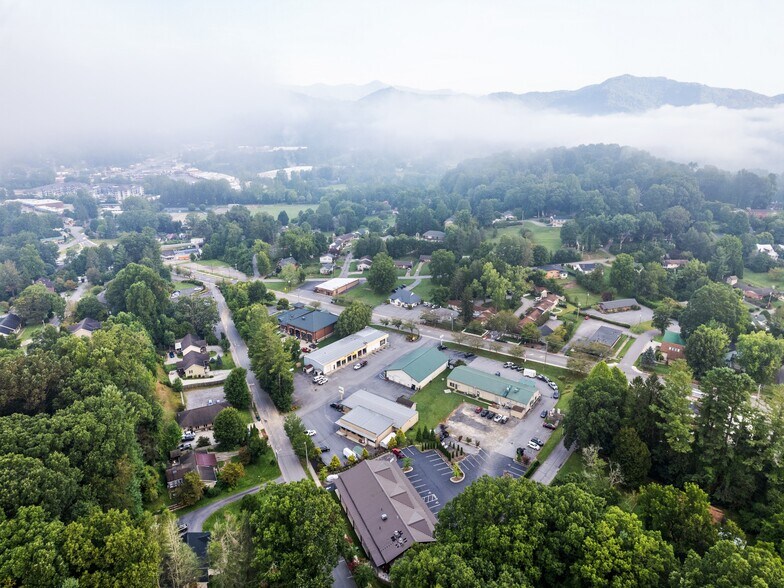 More Photos Of 62 Overbrook St, Waynesville Specialty For Sale