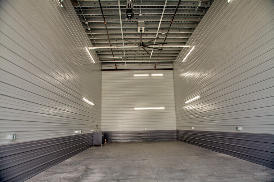 More Photos Of 4390 Regent St, Castle Rock Warehouse For Sale