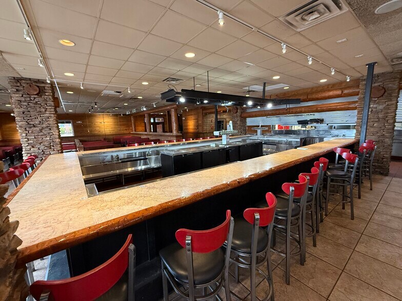 More Photos Of 3939 Morse Crossing, Columbus Restaurant For Lease