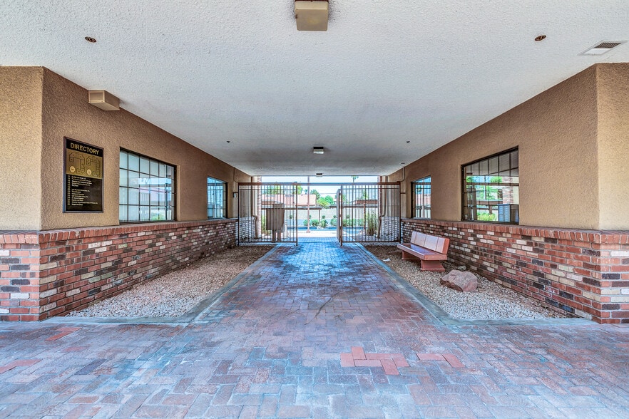 More Photos Of 4105 N 20th St, Phoenix Medical For Lease