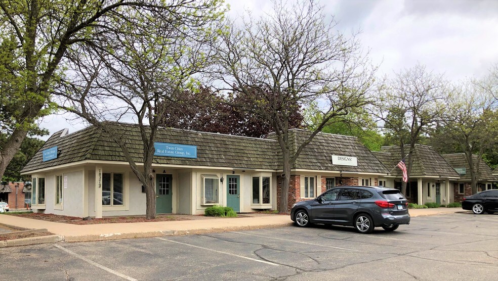 More Photos Of 18279 Minnetonka Blvd, Deephaven Unknown For Lease